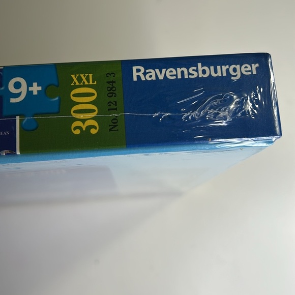 THREE PUZZLES WORLD CITIES PUZZLE, THE GOLDEN GIRLS PUZZLE, JOHN DEERE PUZZLE - Picture 9 of 13